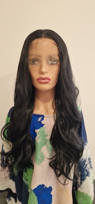 Impresionante Peluca negra lace front 