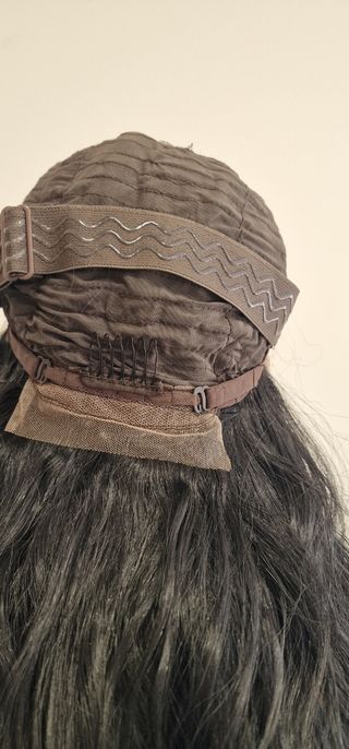 Impresionante Peluca negra lace front 
