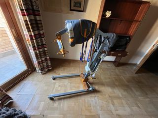 Grua persona movilidad reducida