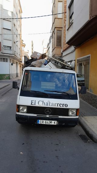 Traslados recogidas vaciados portes de todo tipo..