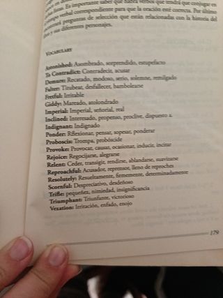 A Través del Espejo y lo que Alicia encontró allí / Through the Looking Glass and What Alice Found There