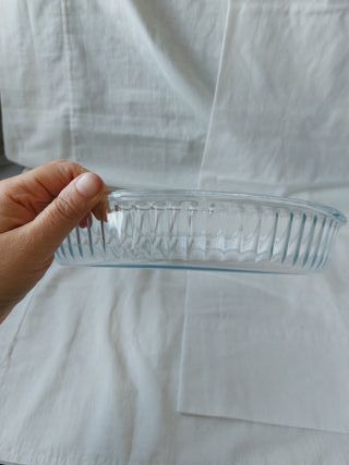 Dos moldes de tarta o bizcoho.