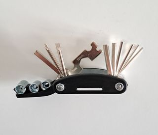 Attrezzi per riparazione di biciclettett