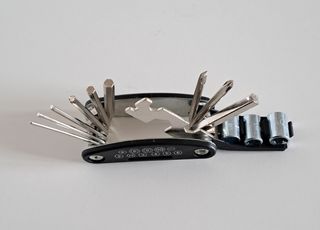 Attrezzi per riparazione di biciclettett