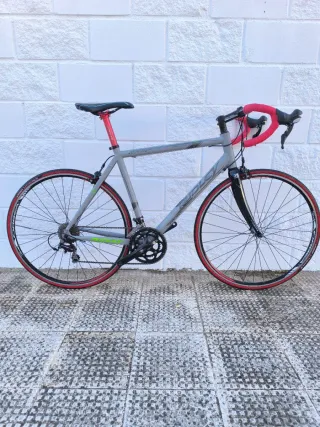 Bicicleta de carretera RIDLEY. Horquilla carbono