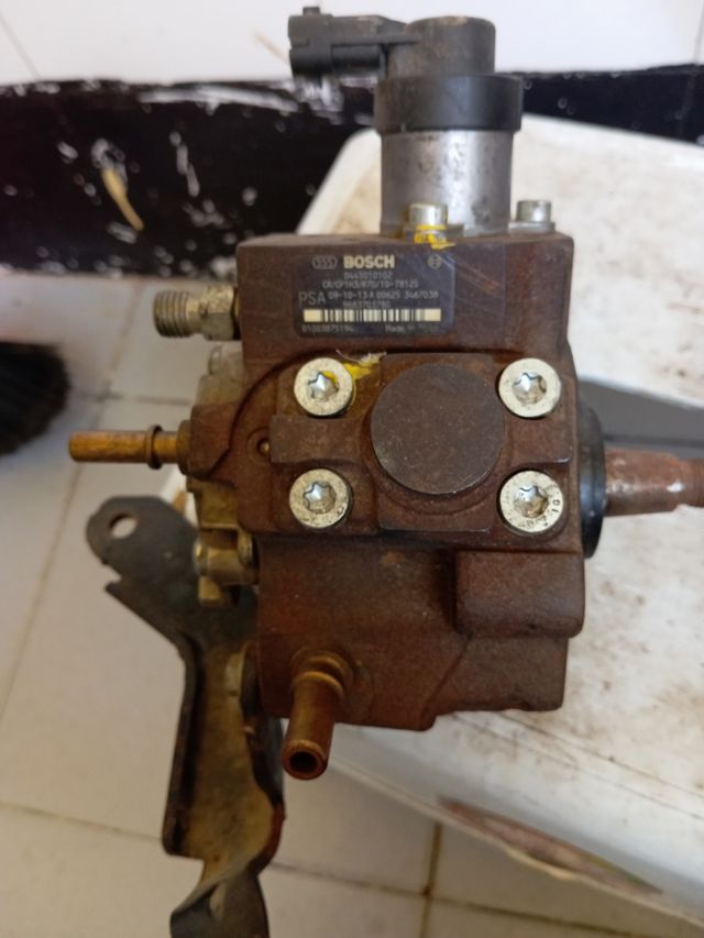 Rampa y bomba gasoil Peugeot 