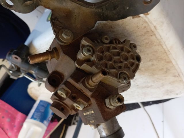 Rampa y bomba gasoil Peugeot 