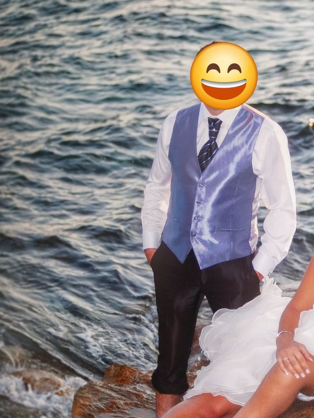 Traje de novio completo.