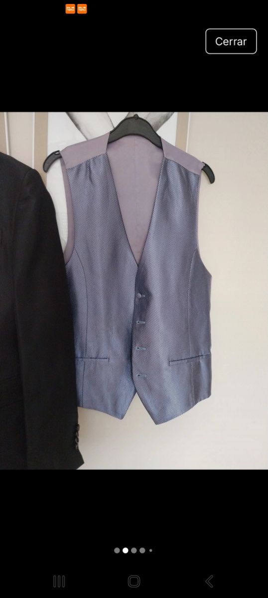 Traje de novio completo.