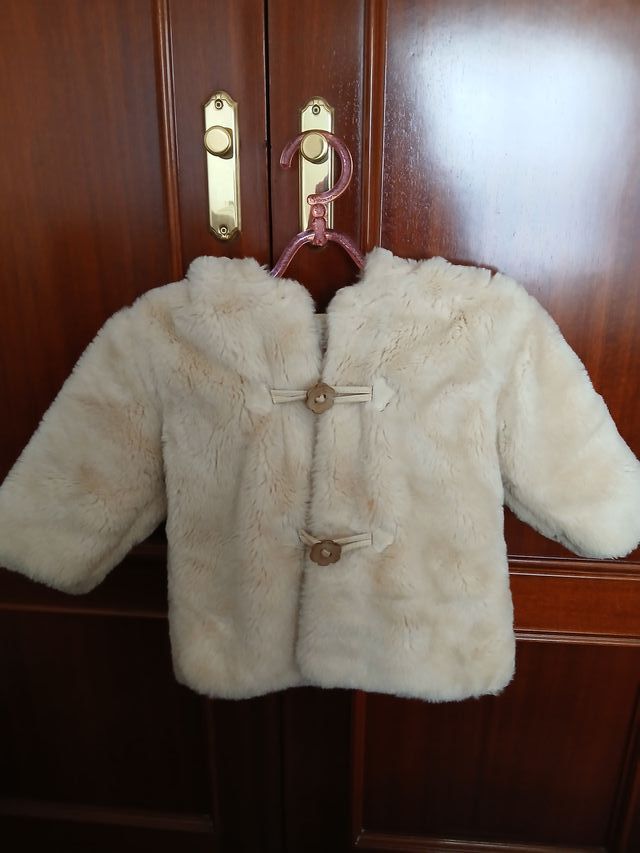 Abrigo pelo niña de Mayoral