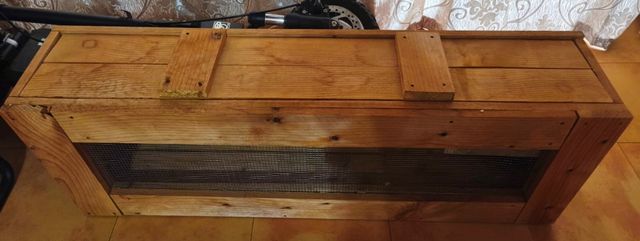 Jaula para roedores de madera de pino