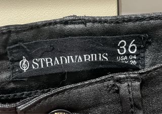 Pantalones Negros de Cuero Ceñidos 
