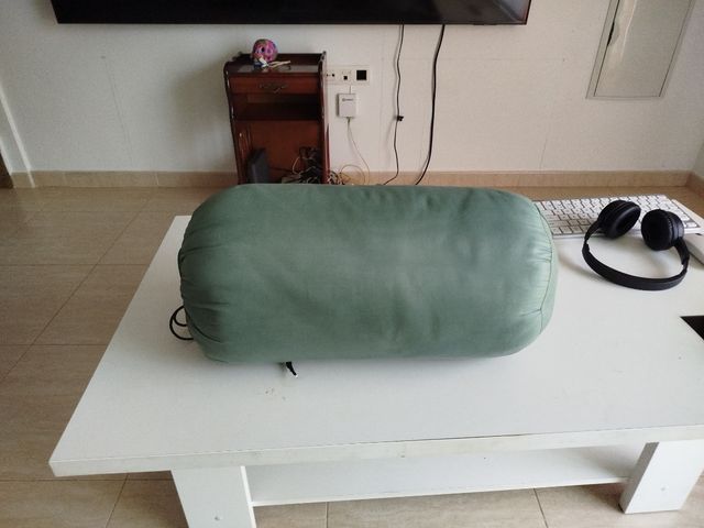 Saco de dormir acampada.