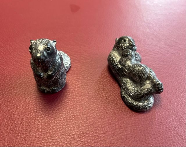 The wolf sculptures Canada due sculture