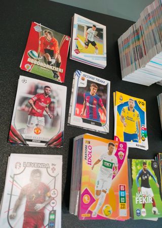 Lote de 1000 cromos de Fútbol. Panini y Topps