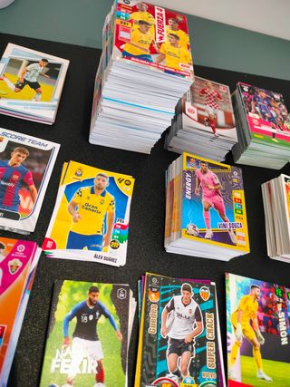 Lote de 1000 cromos de Fútbol. Panini y Topps