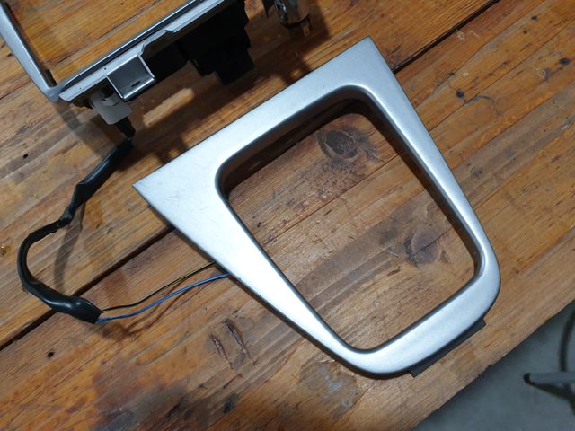 Consola plateada mazda mx5