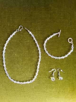 Conjunto de collar, pulsera y pendientes