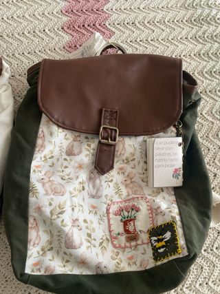 Mochila artesanal tela y piel cuero