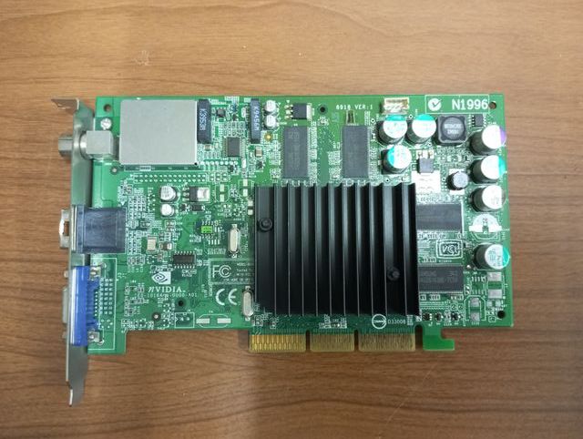 Tarjeta gráfica Nvidia GeForce FX 5200 128 MB AGP