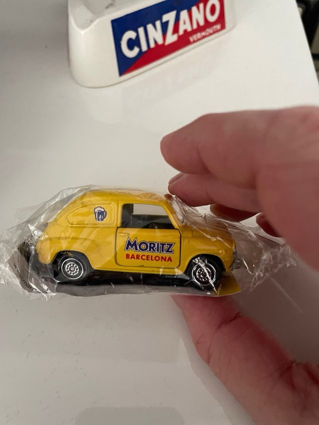 Juguete coche Seat 600 metal