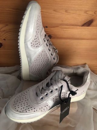 Zapatillas de piel de Carmela