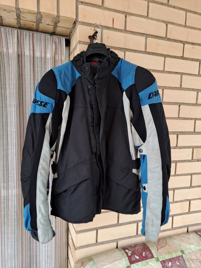 Chaqueta Dainese goretex hombre.