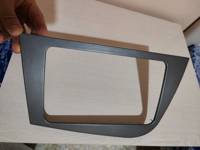 Pieza consola SEAT LEON II