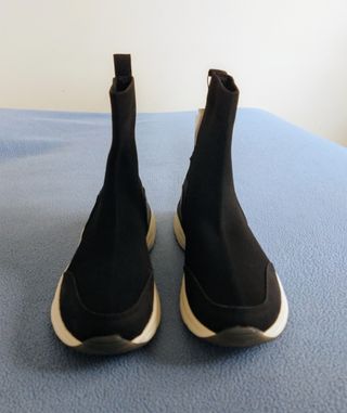 Deportivas tipo calcetín. Talla 39 