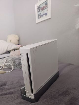 Wii + 8 juegos + mandos+ micrófonos 