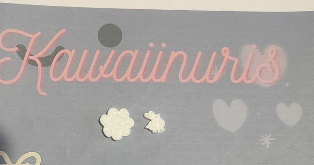 Pendientes Kawaiinuris flor y abeja