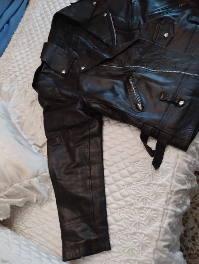 Cazadora cuero " chupa" año 1990.