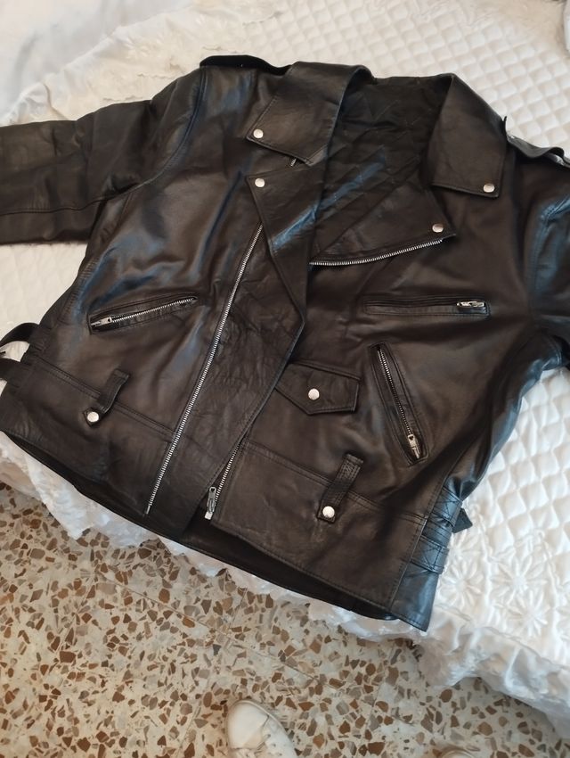 Cazadora cuero " chupa" año 1990.