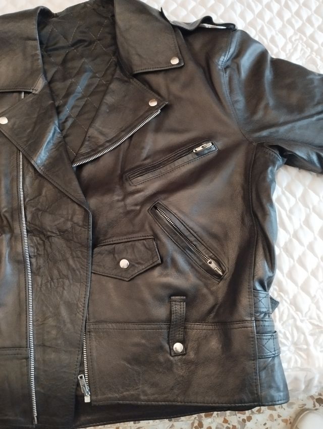 Cazadora cuero " chupa" año 1990.