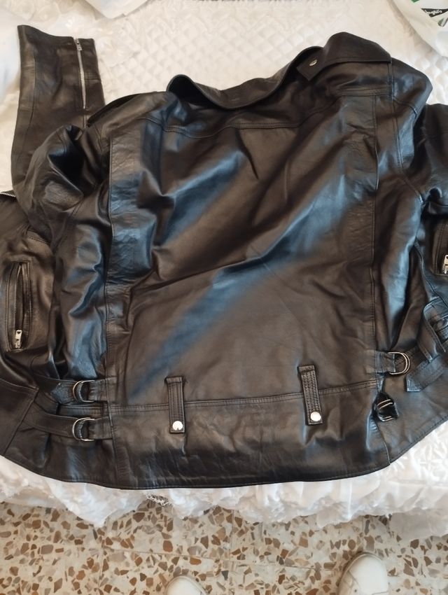 Cazadora cuero " chupa" año 1990.