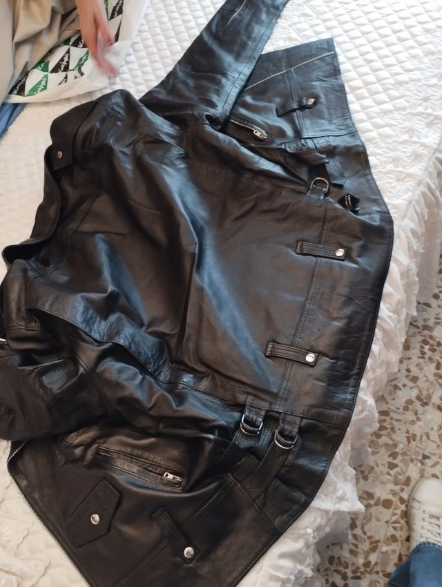 Cazadora cuero " chupa" año 1990.