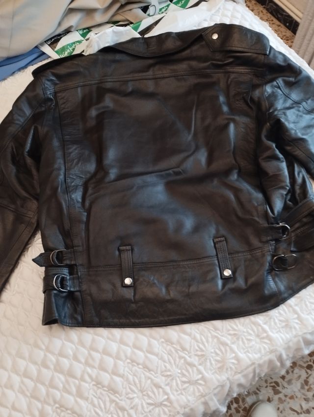 Cazadora cuero " chupa" año 1990.