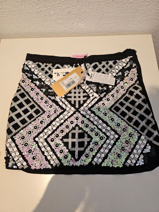 Preciosa minifalda a estrenar