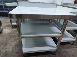 Mesa trabajo estantes 80