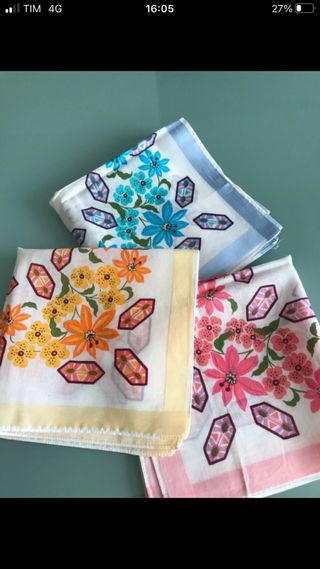 Set di tre fazzoletti vintage