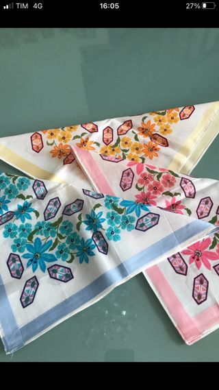 Set di tre fazzoletti vintage