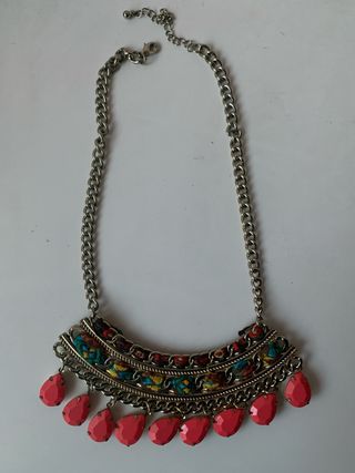 Zara. Collar