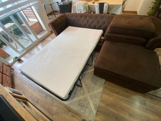 Sofa cama chesterfield con chaise longue