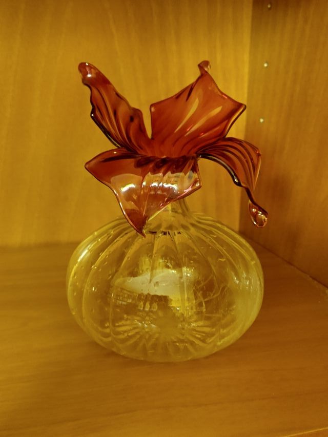 Vaso in vetro lavorato e colorato