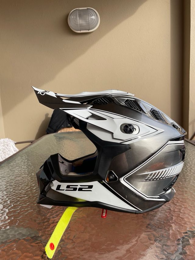 Casco LS2 Subverter