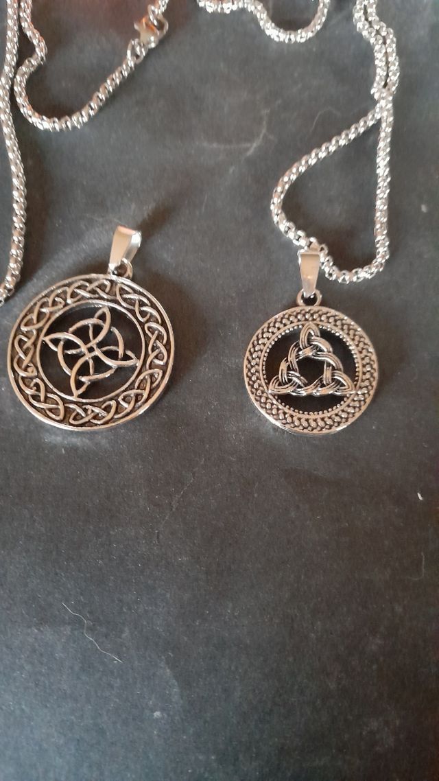 Colgantes celtas nudos en acero 2x7 oferta!!