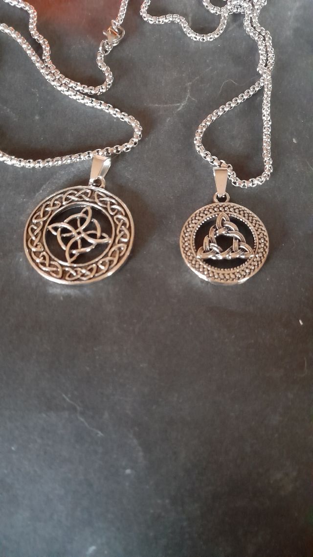 Colgantes celtas nudos en acero 2x7 oferta!!