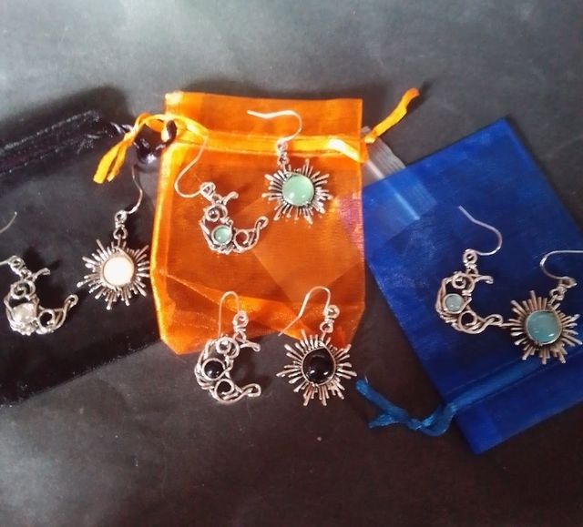 Pendientes sol y luna piedra