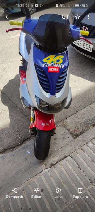 Aprilia sr minarelli 50 edición valentino Rossi