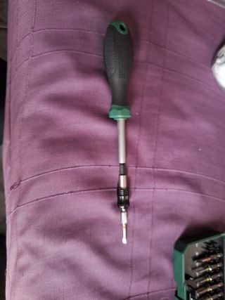 Juego de puntas pequeño y destornillador
